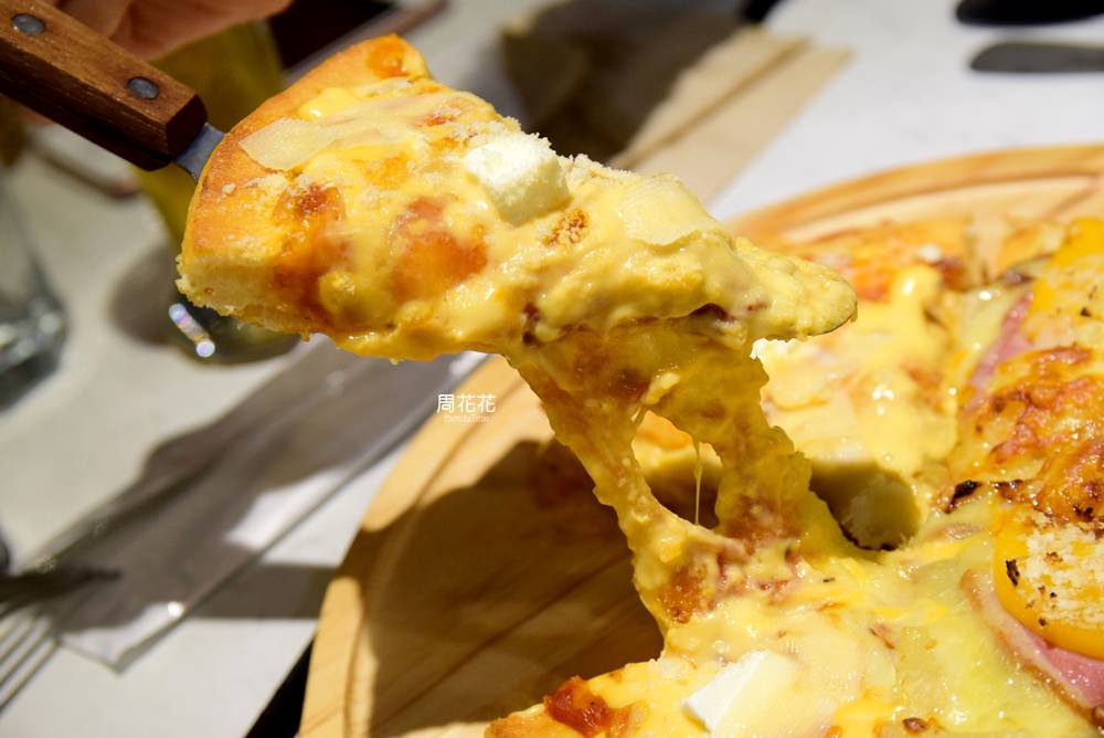 【台北食記】Mug Pizza 來自香港的極品披薩！四種起司濃到最高點！東區忠孝復興站美食推薦