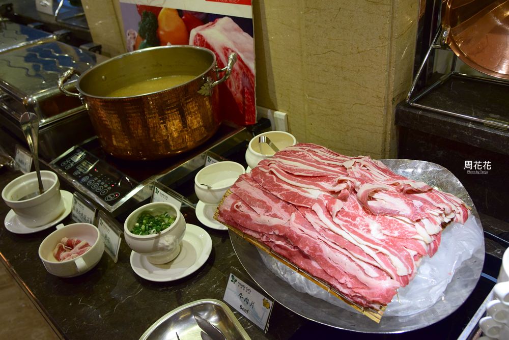 【台北食記】福容大飯店淡水漁人碼頭 犇牛祭牛排吃到飽！還有螃蟹、生蠔、生魚片