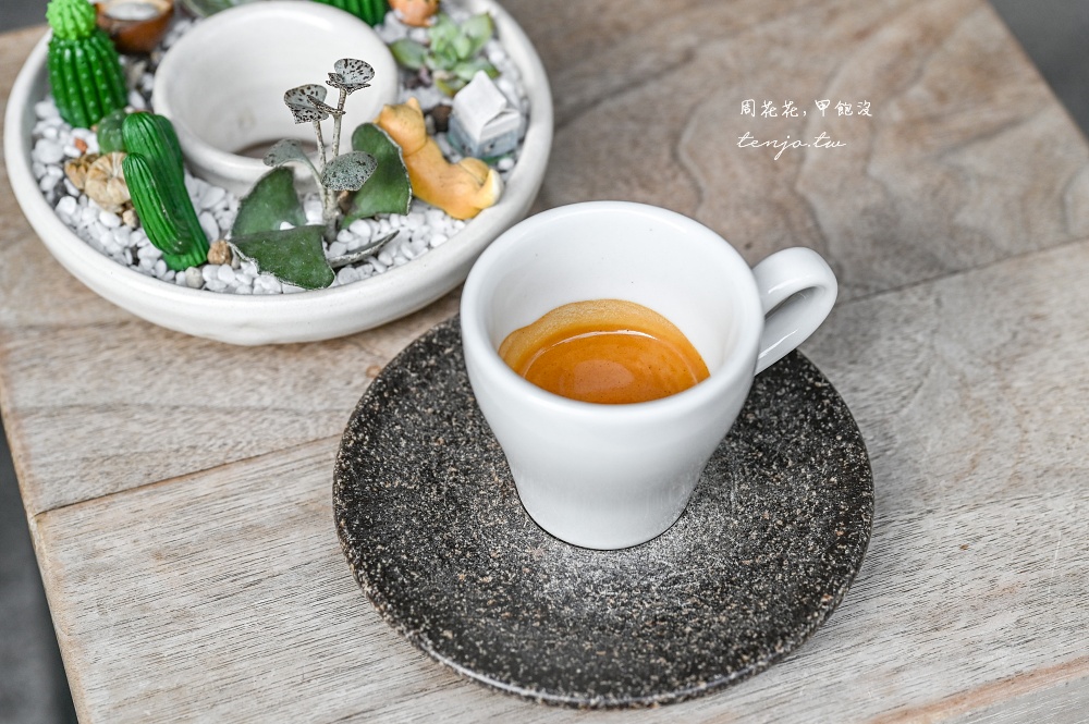 【忠孝新生咖啡廳】Coffee Sind 捷運站旁城市綠洲咖啡店！充滿多肉植物平價好喝大推薦