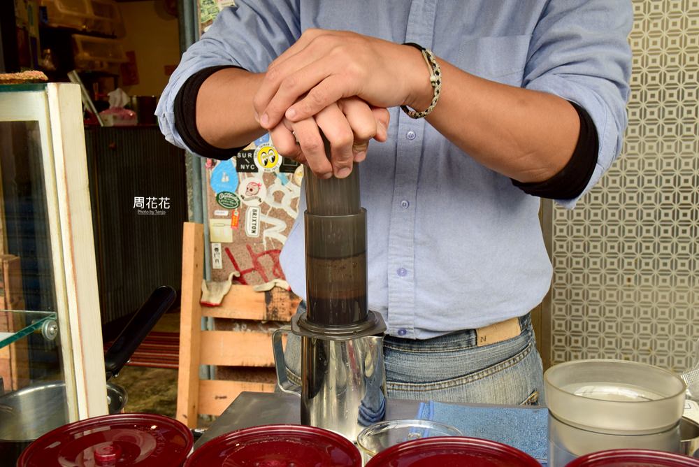 【台北食記】憨人咖啡 東區小公園手沖咖啡車 喝一杯愛與夢想的故事
