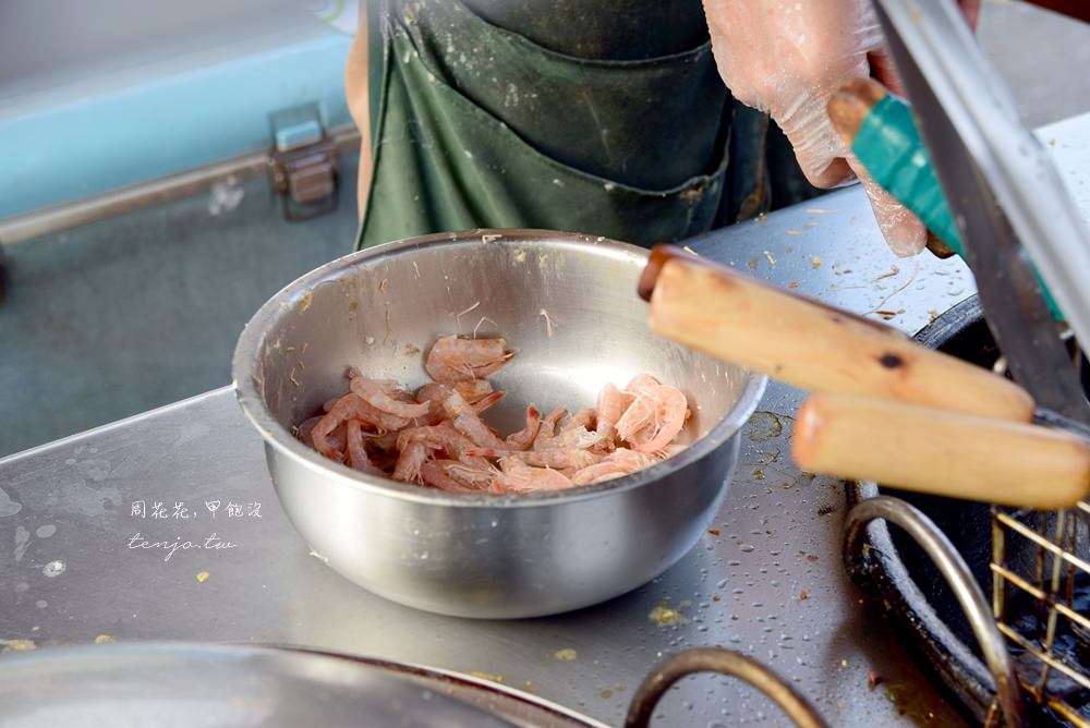 【宜蘭食記】南方澳無名蝦餅 在地人推薦的平民小吃！滿滿新鮮蝦子只賣35元
