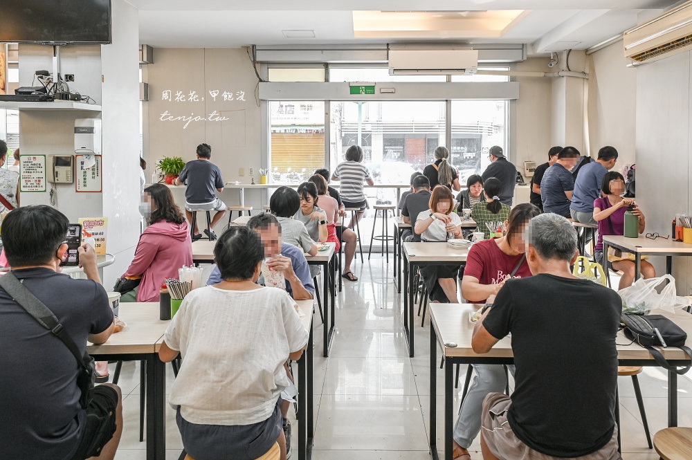 【台北士林美食】天母豆漿 菜單推薦必點手擀酥皮蛋餅！小魚干辣椒香辣夠味加了更好吃