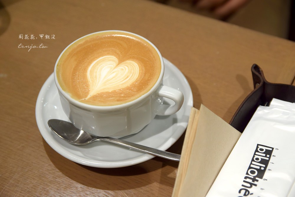 【福岡天神美食】café & books bibliothèque 水果鬆餅下午茶！地下街咖啡廳推薦