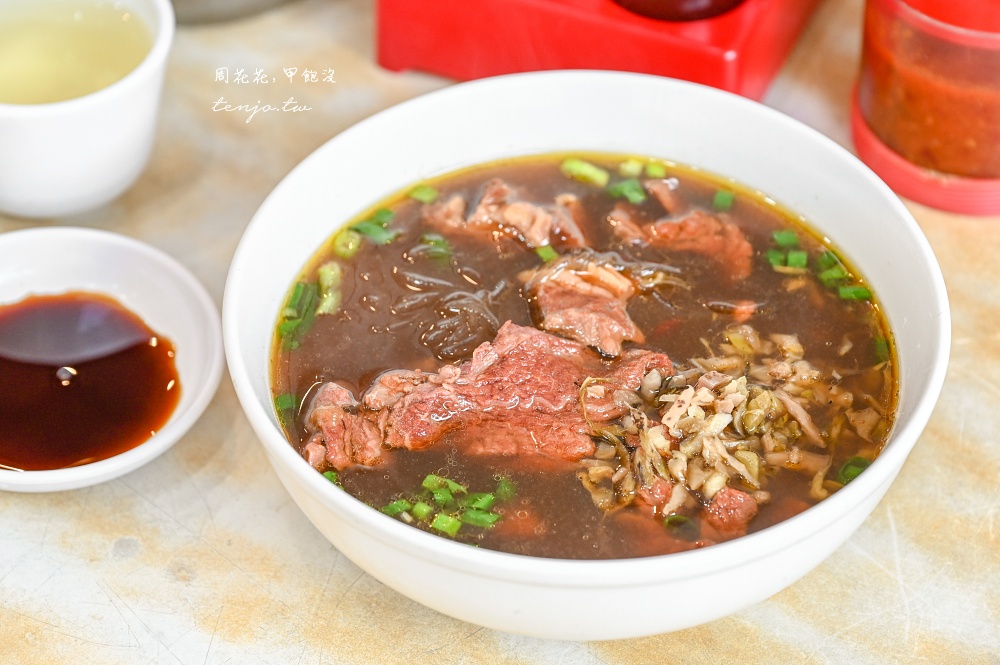 【中正紀念堂站美食】黃龍莊 鼎泰豐師傅開的小籠包店！牛肉細粉、蝦仁炒飯也好吃推薦