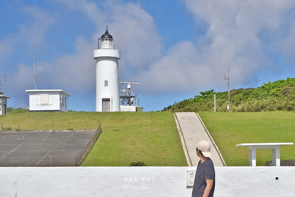 【蘭嶼景點】舊蘭嶼燈塔 開元港旁可愛白色小燈塔，蘭嶼日落星空攝影點推薦