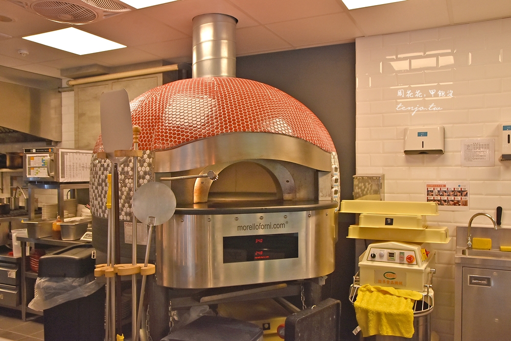 【蘆洲美食】Kitchen CreAfe’客意直火 客製化自選披薩，平價好吃聚會餐廳推薦