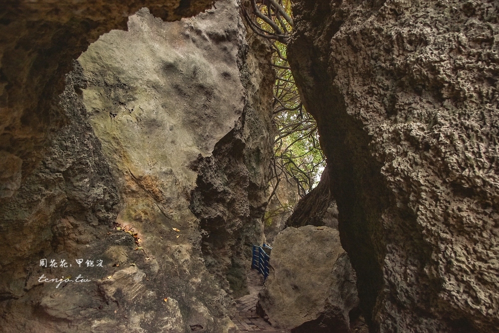 【小琉球三大門票景點】烏鬼洞 有悲傷歷史由來的珊瑚礁岩洞穴，內部海景山景都很漂亮