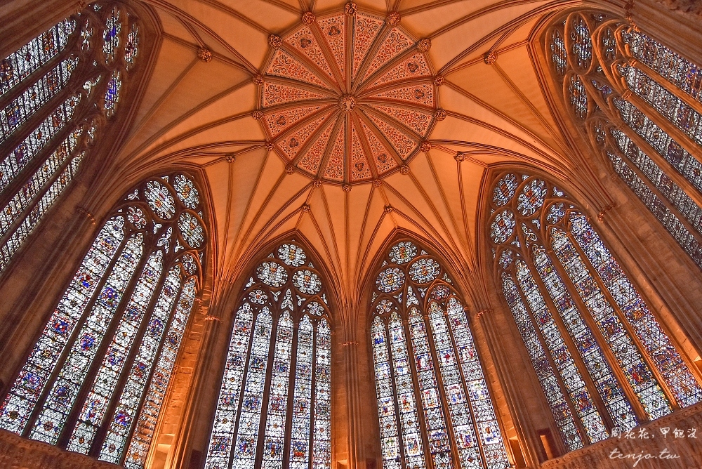 【英國約克景點】約克大教堂 歐北最大哥德式教堂！華麗彩色玻璃花窗陽光灑落時超級美