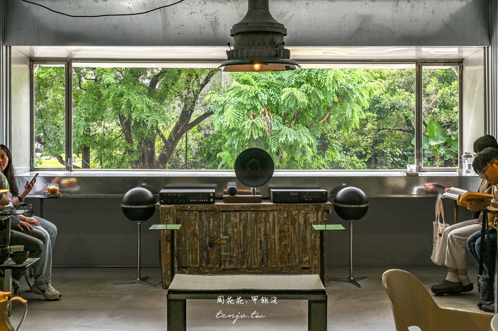 【台中咖啡推薦】Tamp Temper Yozma Taichung Coffee 科博館附近超美綠樹窗景咖啡店 @周花花，甲飽沒