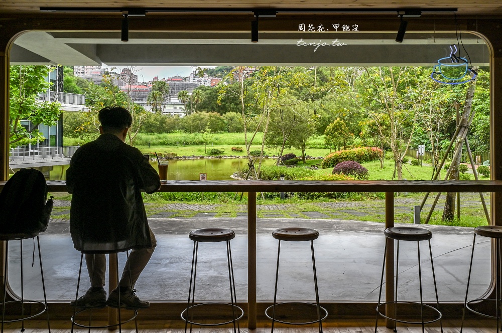 【木柵咖啡廳推薦】小廢墟咖啡湖村店 政大達賢圖書館旁湖畔咖啡店！環境咖啡甜點都出色