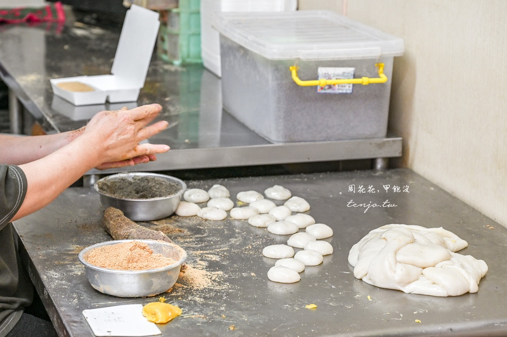 【台中南區美食】洪記草屯麻糬 隱身第三市場民宅內50年老店！食尚玩家推薦好吃台中麻糬