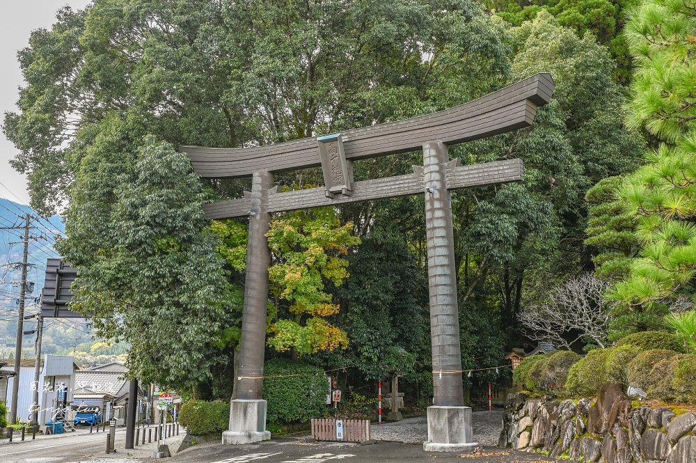 【九州宮崎景點】高千穗神社 1900年歷史古老神社！求姻緣闔家平安推薦，靠近高千穗峽