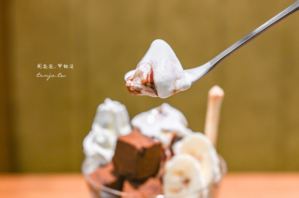 【札幌車站美食】Milk & Parfait White Cosy四葉牛乳咖啡廳 濃郁冰淇淋聖代平價好吃推薦