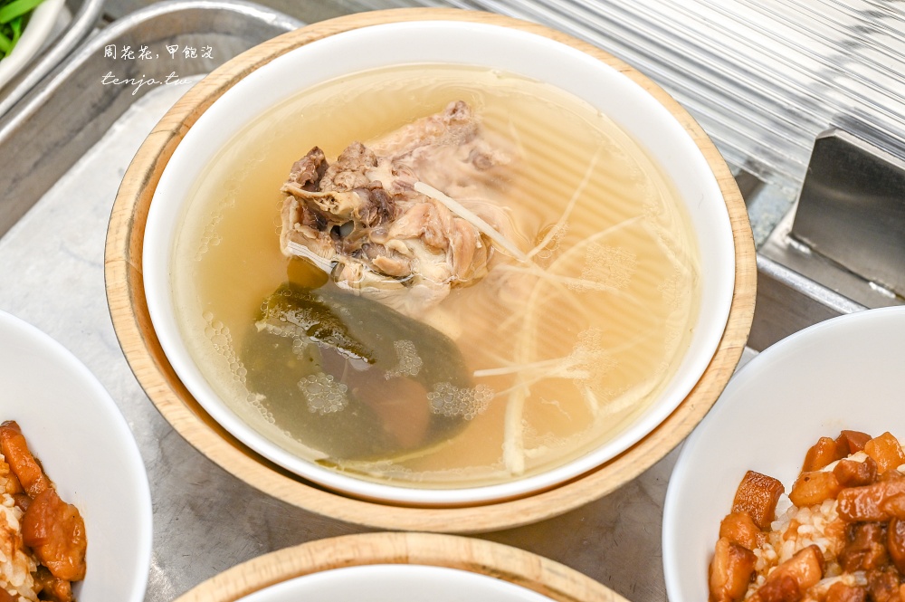 【台北信義松山美食】純發魯肉飯 超人氣台味文青小吃店推薦！燉雞湯加購滷肉飯只要10元