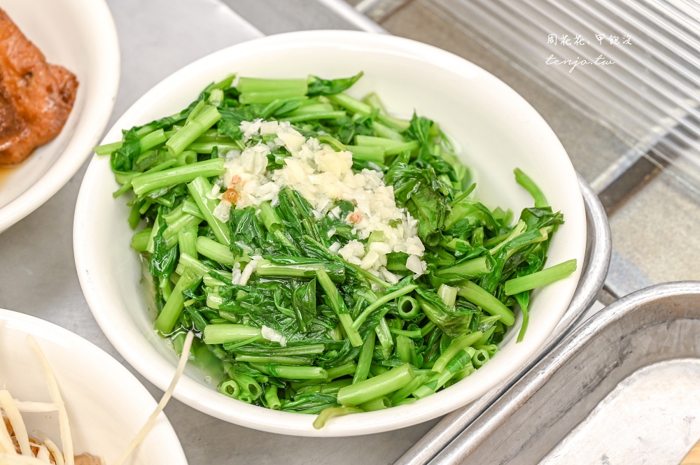 【台北信義松山美食】純發魯肉飯 超人氣台味文青小吃店推薦!燉雞湯加購滷肉飯只要10元 【台北信義松山美食】純發魯肉飯 超人氣台味文青小吃店推薦!燉雞湯加購滷肉飯只要10元