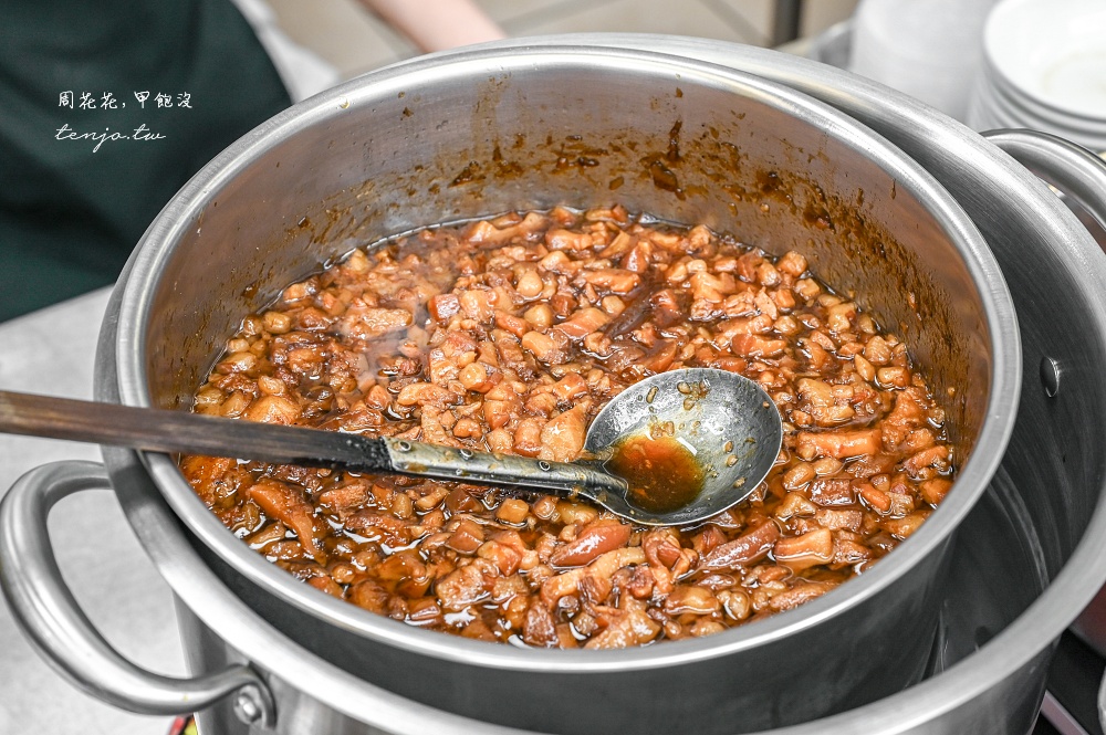 【台北信義松山美食】純發魯肉飯 超人氣台味文青小吃店推薦！燉雞湯加購滷肉飯只要10元
