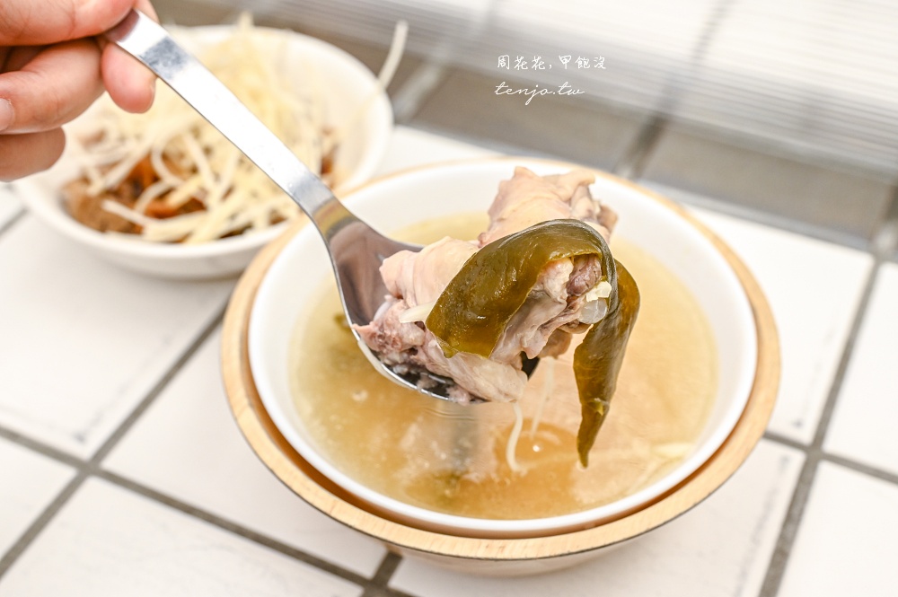 【台北信義松山美食】純發魯肉飯 超人氣台味文青小吃店推薦!燉雞湯加購滷肉飯只要10元 【台北信義松山美食】純發魯肉飯 超人氣台味文青小吃店推薦!燉雞湯加購滷肉飯只要10元