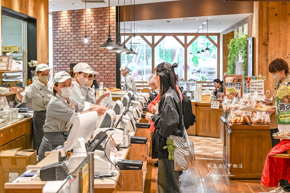 【北海道札幌美食】Donguri Odori 大通公園超好吃麵包店推薦！必買竹輪麵包便宜品項多