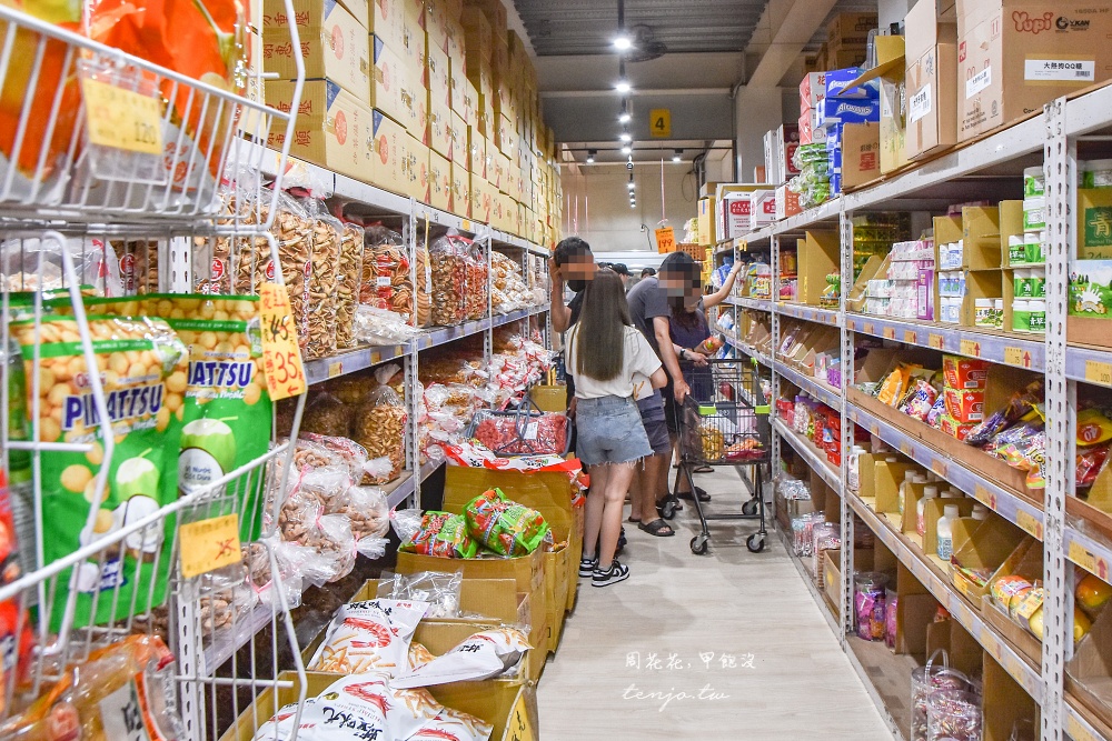 【百興隆食品行】台南最大零食批發工廠！網友封為零食界好市多大包裝餅乾點心好買推薦