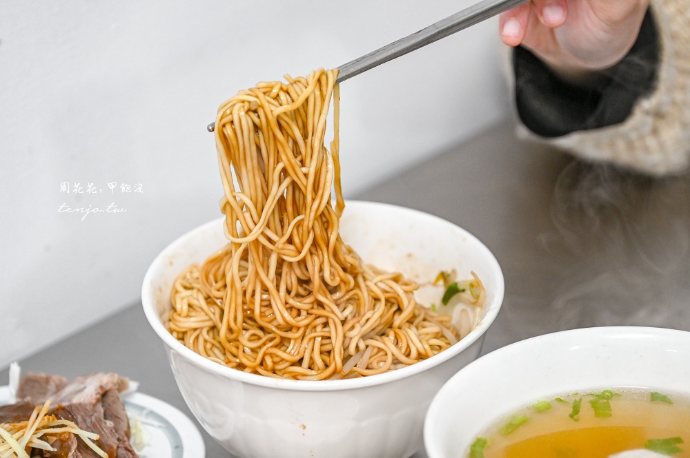 【新竹美食小吃】楊家意麵 50年老字號古早味麵攤！菜單推薦必點乾意麵+蚵仔煎+貢丸湯