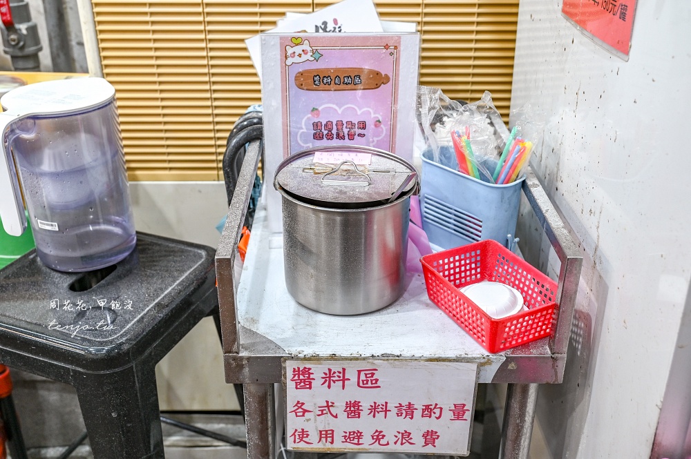 【延三夜市美食推薦】保記小籠包創始店 政商名流明星都愛的平價小吃！皮薄餡多加辣更讚