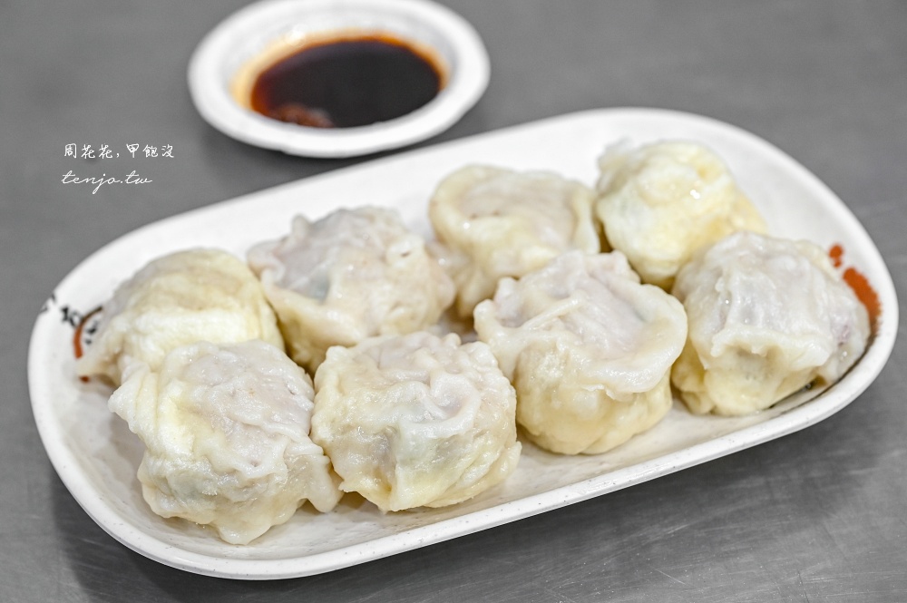 【延三夜市美食推薦】保記小籠包創始店 政商名流明星都愛的平價小吃！皮薄餡多加辣更讚