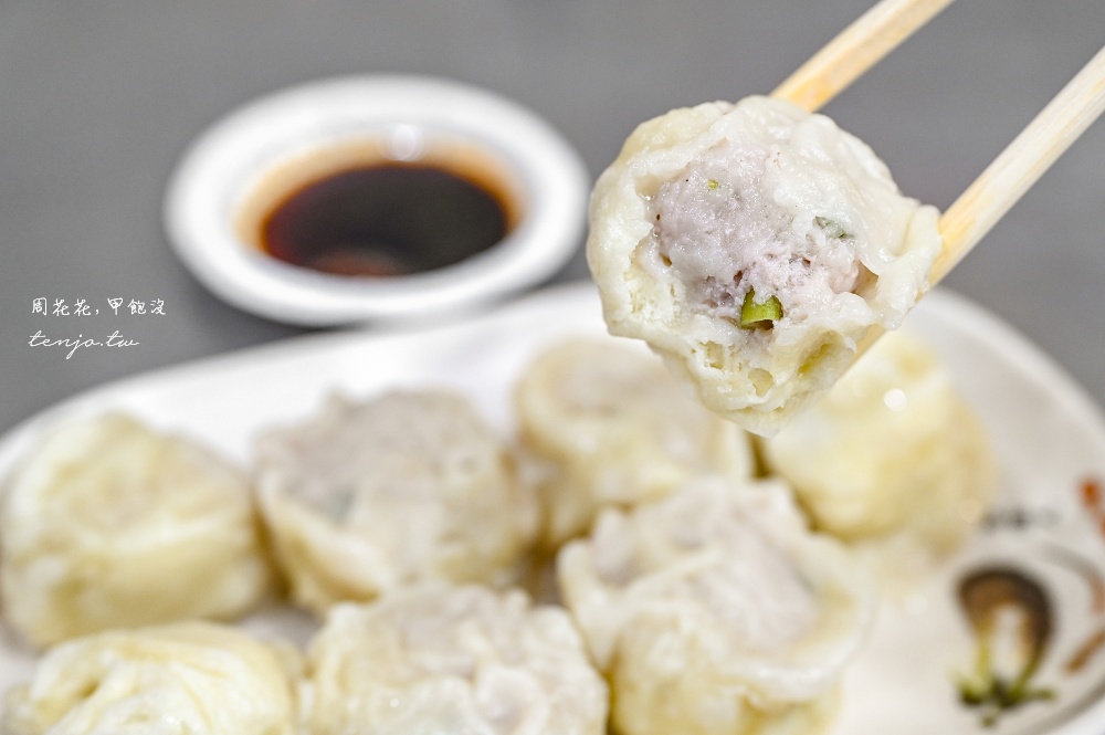 【延三夜市美食推薦】保記小籠包創始店 政商名流明星都愛的平價小吃！皮薄餡多加辣更讚