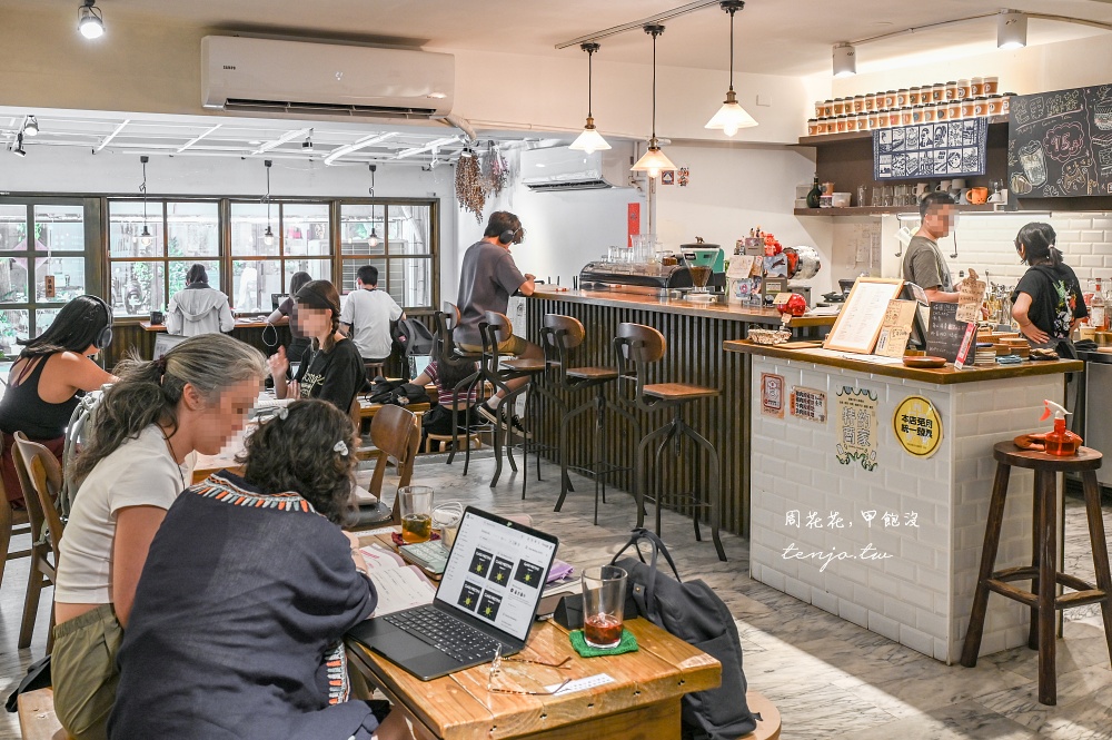 【師大咖啡廳推薦】貓圖咖啡 可愛店貓坐檯！飲料只要75元起平價不限時咖啡店免費插座多
