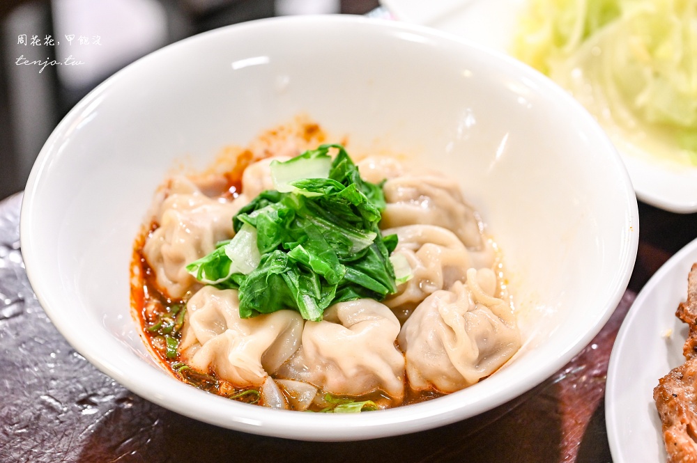 【忠孝復興美食】燒喔！抄手麵食館 網友推薦平價版鼎泰豐！菜單必點排骨蛋炒飯紅油抄手