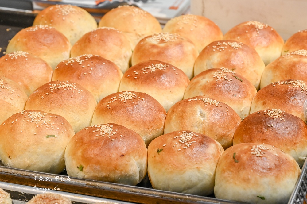 【台大公館美食】大山東餅舖 水源市場傳承三代手工烤包子饅頭！蔥肉包蟹殼黃好吃推薦