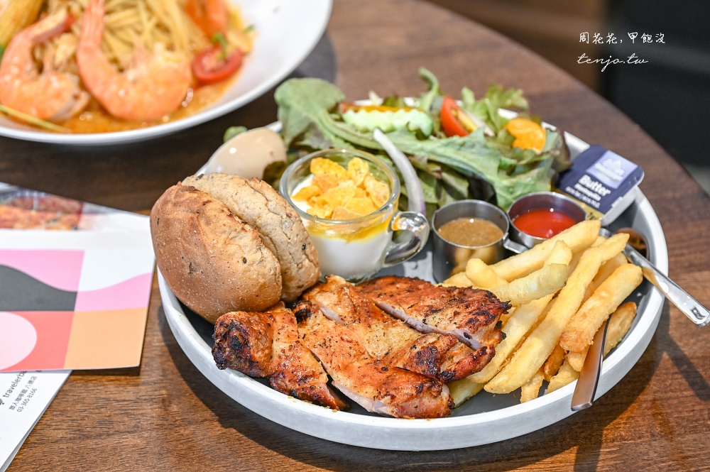 【桃園八德美食餐廳】旅人咖啡館 老洋房改建超美天井咖啡店！菜單早午餐義大利麵都推薦