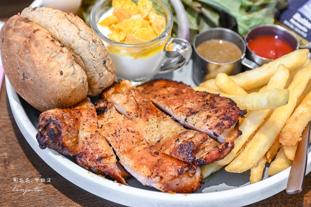 【桃園八德美食餐廳】旅人咖啡館 老洋房改建超美天井咖啡店！菜單早午餐義大利麵都推薦