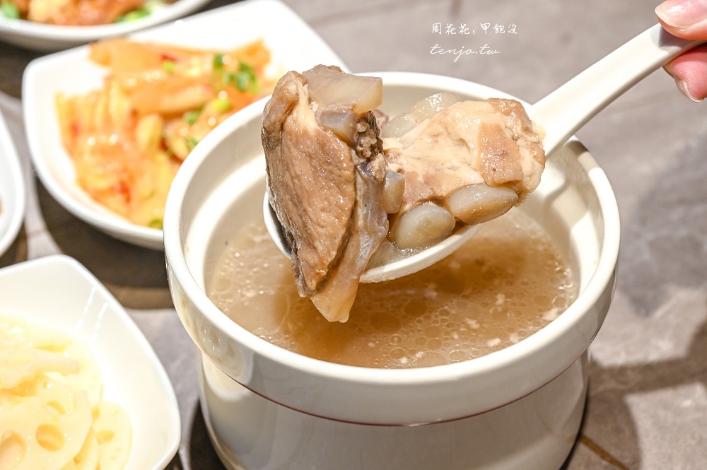 【松山區美食】夏功夫 菜單牛肉麵骨肉麵乾拌麵盅湯都是一絕！台北市監理站附近美食推薦