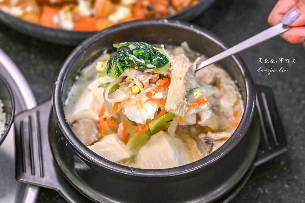 【中和景安站美食】豆浦두포 韓國老闆韓式豆腐鍋專賣店！自助吧小菜冰淇淋甜點吃到飽