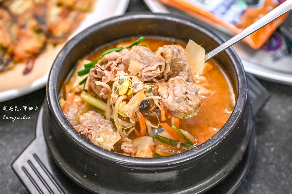 【中和景安站美食】豆浦두포 韓國老闆韓式豆腐鍋專賣店！自助吧小菜冰淇淋甜點吃到飽