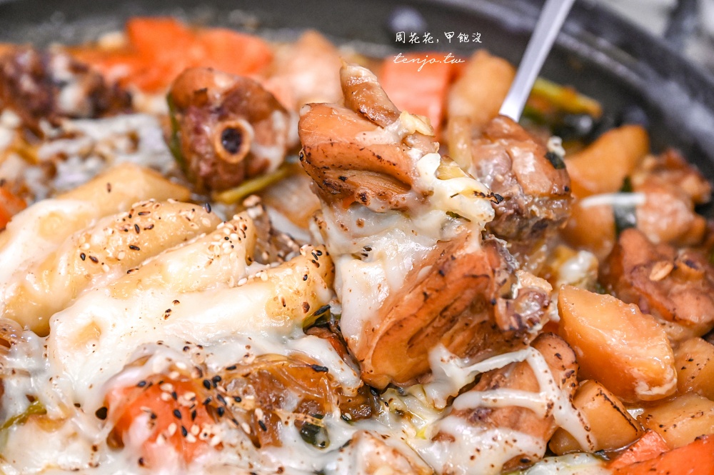 【中和景安站美食】豆浦두포 韓國老闆韓式豆腐鍋專賣店！自助吧小菜冰淇淋甜點吃到飽