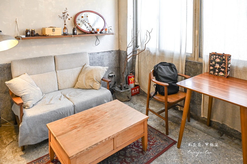 【大同區咖啡】初二咖啡 隱身大稻埕老宅二樓開到凌晨深夜咖啡店!菜單推薦必點手工水餃 【大同區咖啡】初二咖啡 隱身大稻埕老宅二樓開到凌晨深夜咖啡店!菜單推薦必點手工水餃