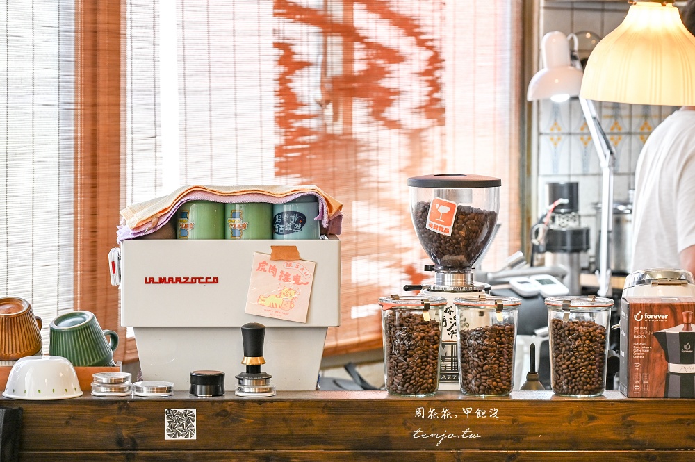 【大同區咖啡】初二咖啡 隱身大稻埕老宅二樓開到凌晨深夜咖啡店！菜單推薦必點手工水餃