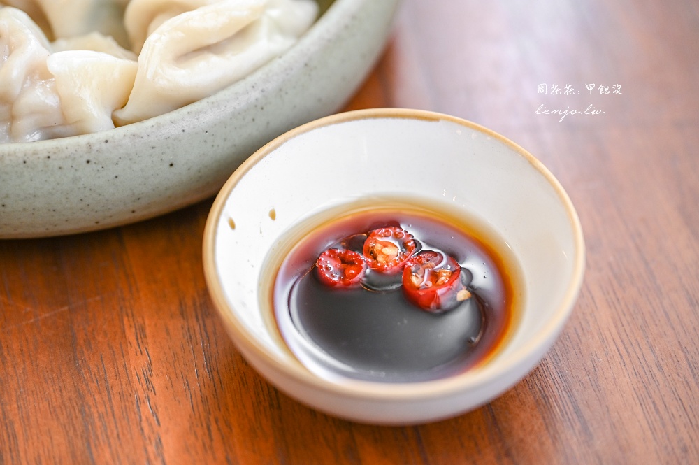 【大同區咖啡】初二咖啡 隱身大稻埕老宅二樓開到凌晨深夜咖啡店!菜單推薦必點手工水餃 【大同區咖啡】初二咖啡 隱身大稻埕老宅二樓開到凌晨深夜咖啡店!菜單推薦必點手工水餃