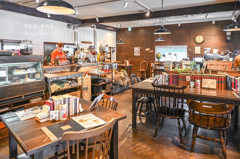 【秋田美食咖啡】Café 赤居文庫 充滿文學書籍的秋田咖啡店推薦！早餐菜單點飲料送吐司