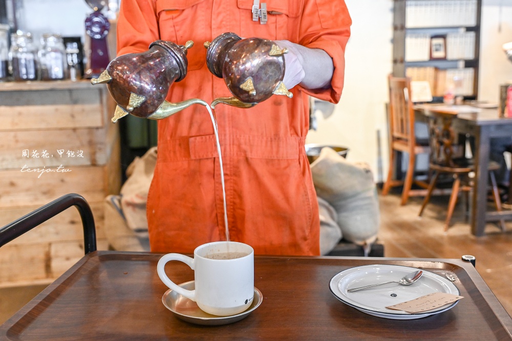 【秋田美食咖啡】Café 赤居文庫 充滿文學書籍的秋田咖啡店推薦！早餐菜單點飲料送吐司