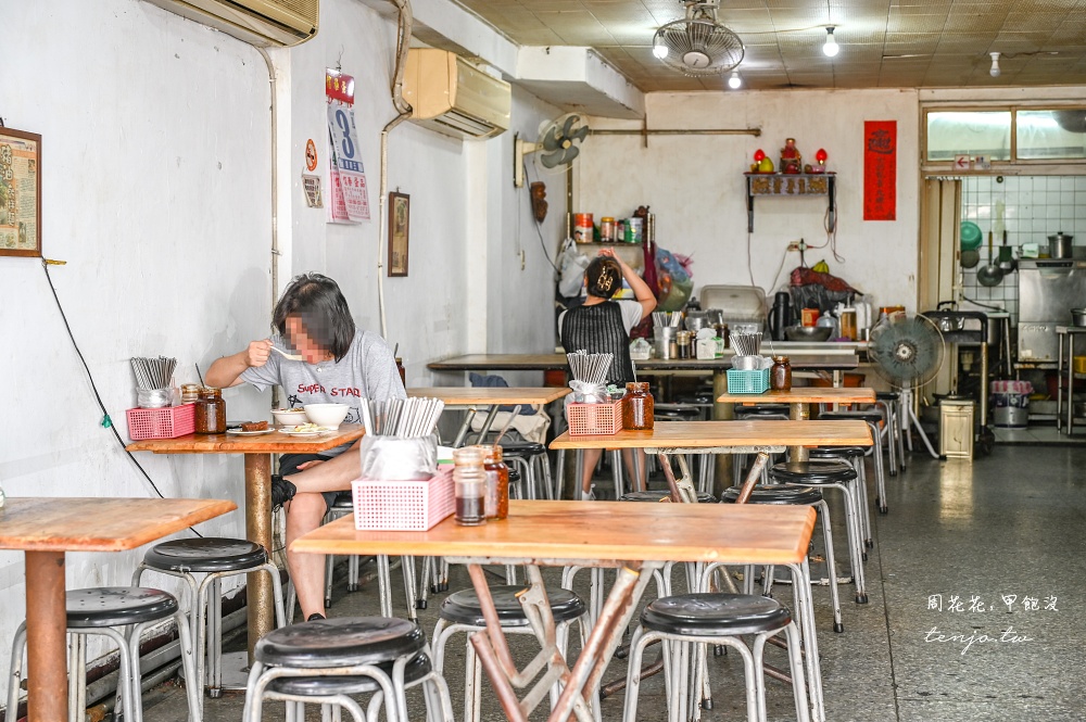 【台北古亭美食】金華麵店 潮州街50年老店！菜單必點炸醬麵餛飩湯，早上9點就開門營業