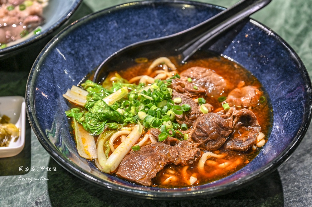 【花蓮美崙美食】六里屯麵食專家 網路評價超高牛肉麵羊肉麵！菜單特色小吃必點炙燒魚蛋