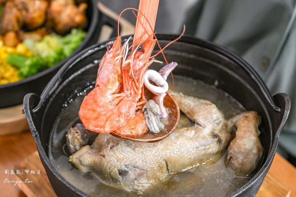 【桃園美食推薦】金小蔥雞湯米粉 嚴選30隻鹿野土雞熬湯！痛風海鮮雞湯還能獨享整隻全雞