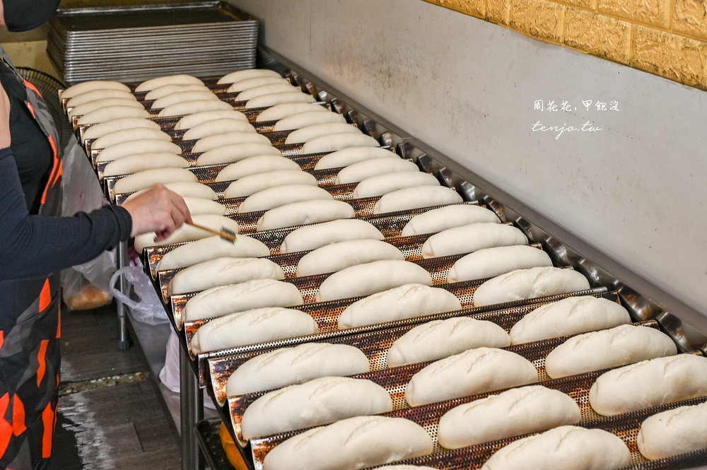 【桃園美食推薦】越南法國麵包工藝 桃園火車站後站人氣小吃！網路評價破千排隊美食