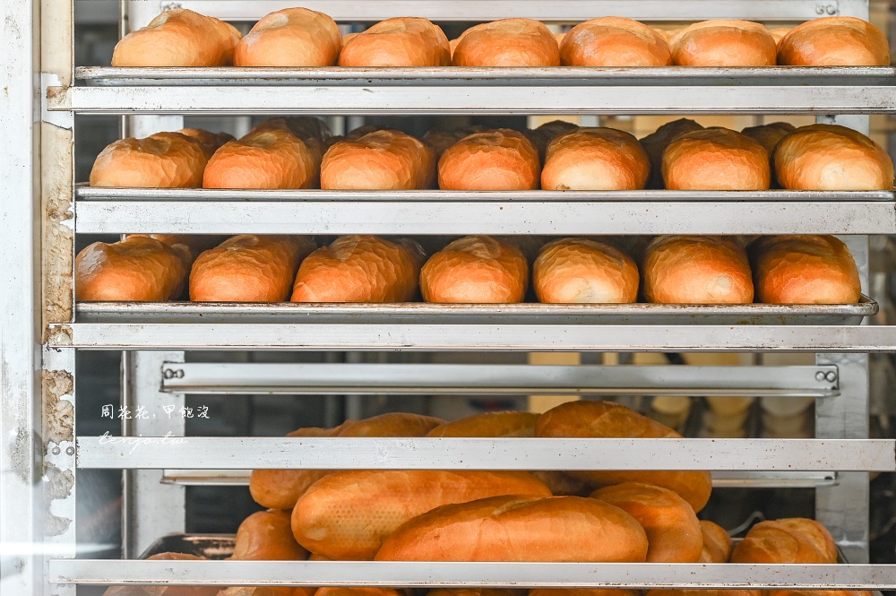 【桃園美食推薦】越南法國麵包工藝 桃園火車站後站人氣小吃！網路評價破千排隊美食