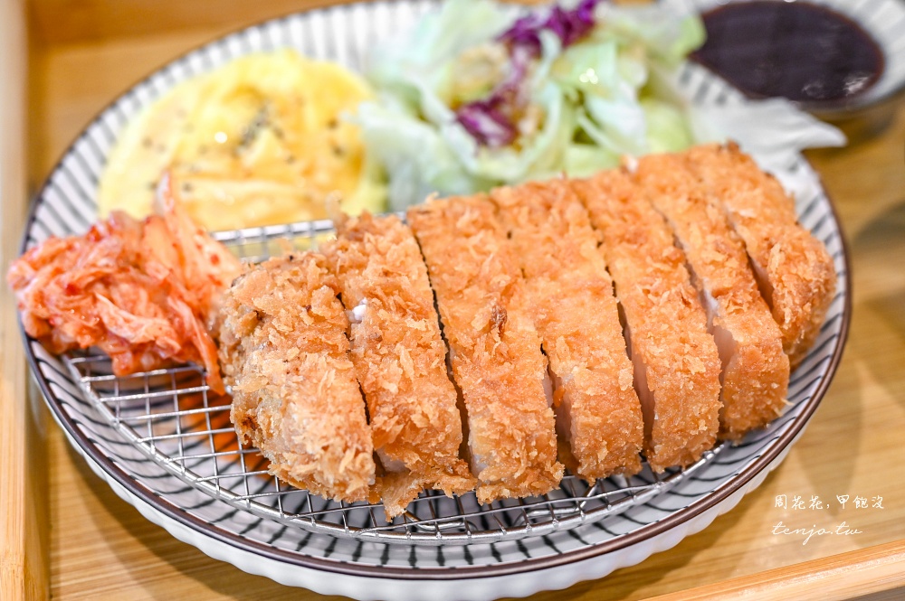 【唭哩岸美食】咔豬北投店 超厚切豬排專賣店！挑戰全台最厚真男人炸豬排定食咖哩都推薦