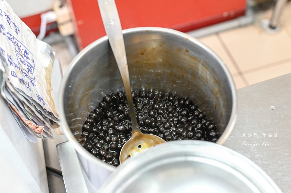 【台北大龍峒美食】奶茶站飲料坊 在地人從小喝到近30年老店！珍珠奶茶25元平價CP值高