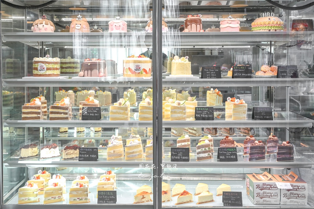 【新北淡水咖啡店】生日盪高俱樂部 淡海新市鎮生日蛋糕推薦！可頌麵包甜點布丁都很好吃