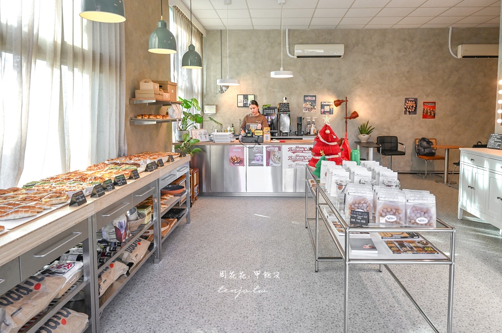 【新北淡水咖啡店】生日盪高俱樂部 淡海新市鎮生日蛋糕推薦！可頌麵包甜點布丁都很好吃